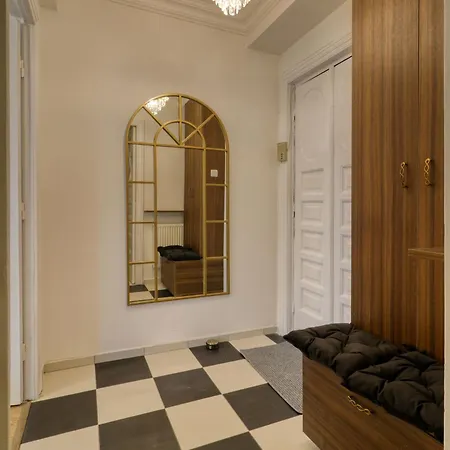 Neo-classic Design Near Downtown *