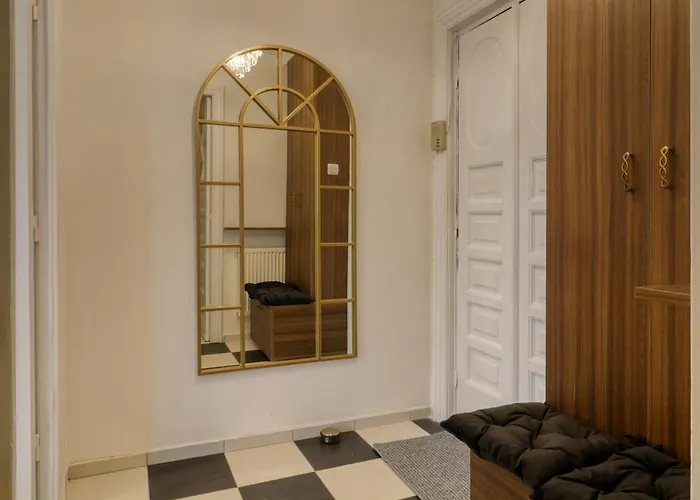 Neo-classic Design Near Downtown *